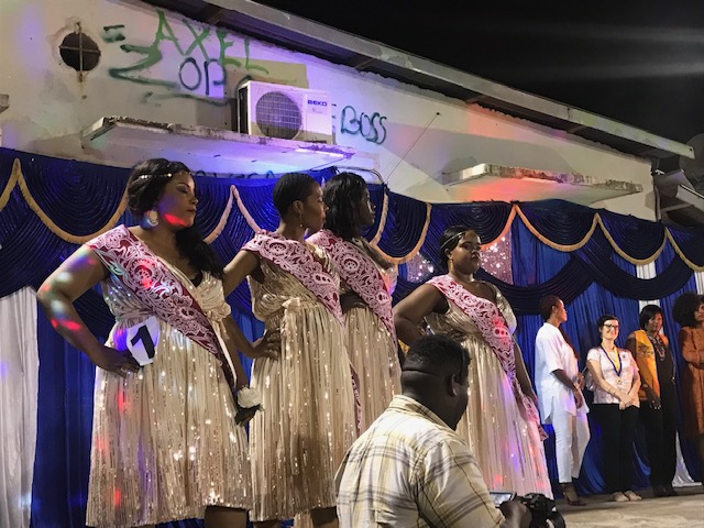 Élection de Miss Bwadra, toute en rondeur